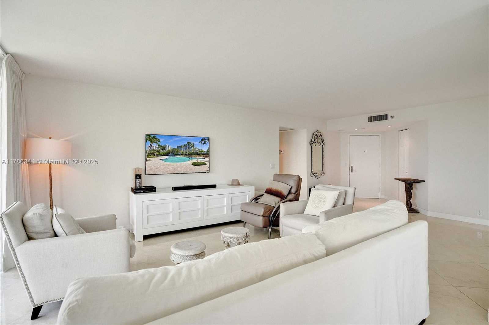 Small Image of 3500 MYSTIC POINTE DR #2101, Aventura Number 11