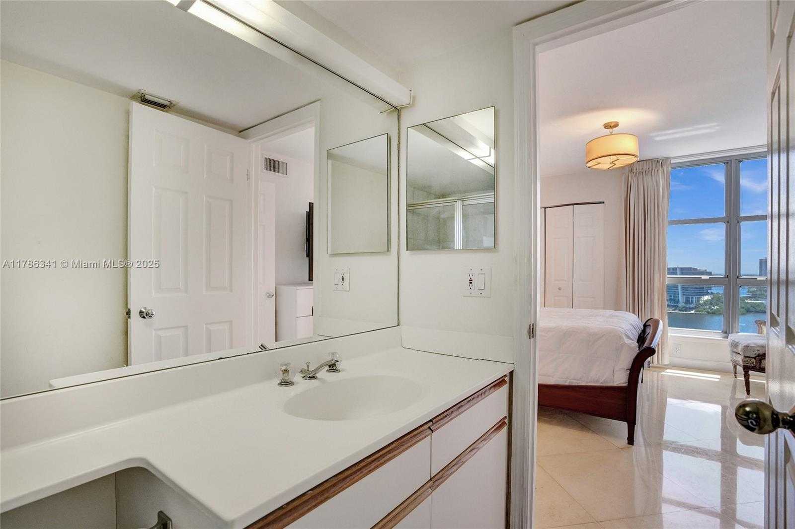 Small Image of 3500 MYSTIC POINTE DR #2101, Aventura Number 17