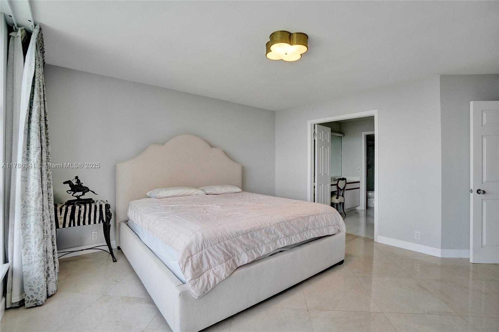 Small Image of 3500 MYSTIC POINTE DR #2101, Aventura Number 24