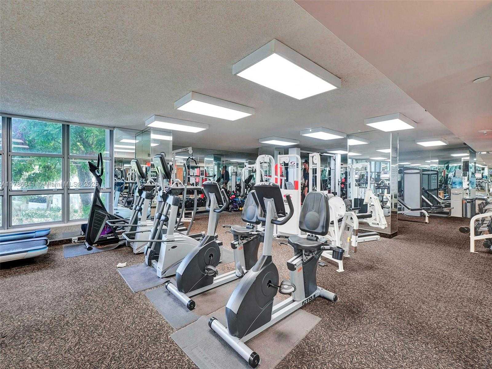 Small Image of 3500 MYSTIC POINTE DR #2101, Aventura Number 40