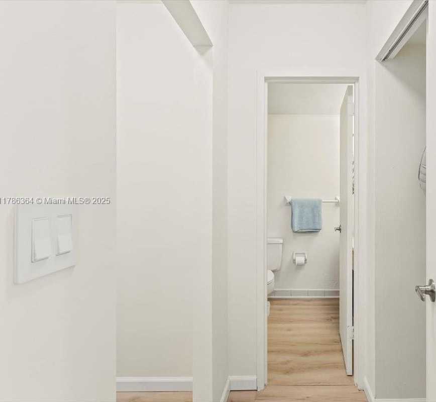 Small Image of 2899 COLLINS AVE #1104, Miami Beach Number 10