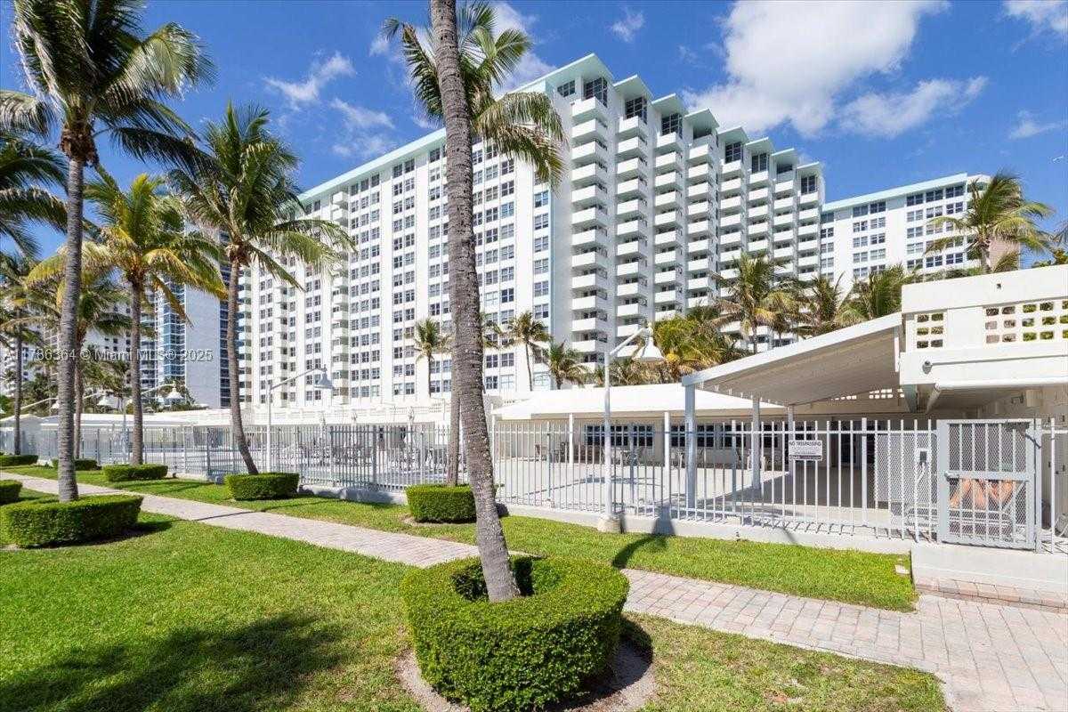 Small Image of 2899 COLLINS AVE #1104, Miami Beach Number 19