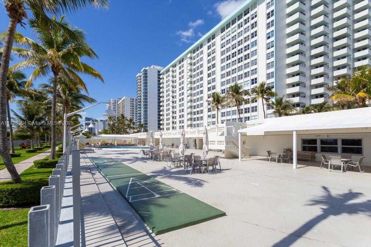 Small Image of 2899 COLLINS AVE #1104, Miami Beach Number 20