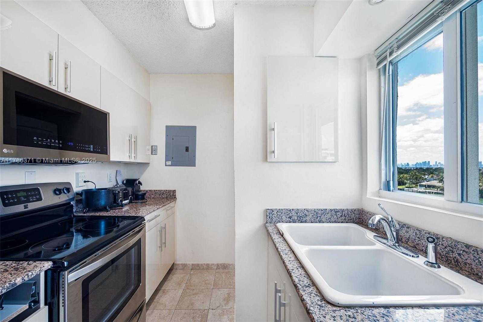 Small Image of 5900 COLLINS AVE #805, Miami Beach Number 19