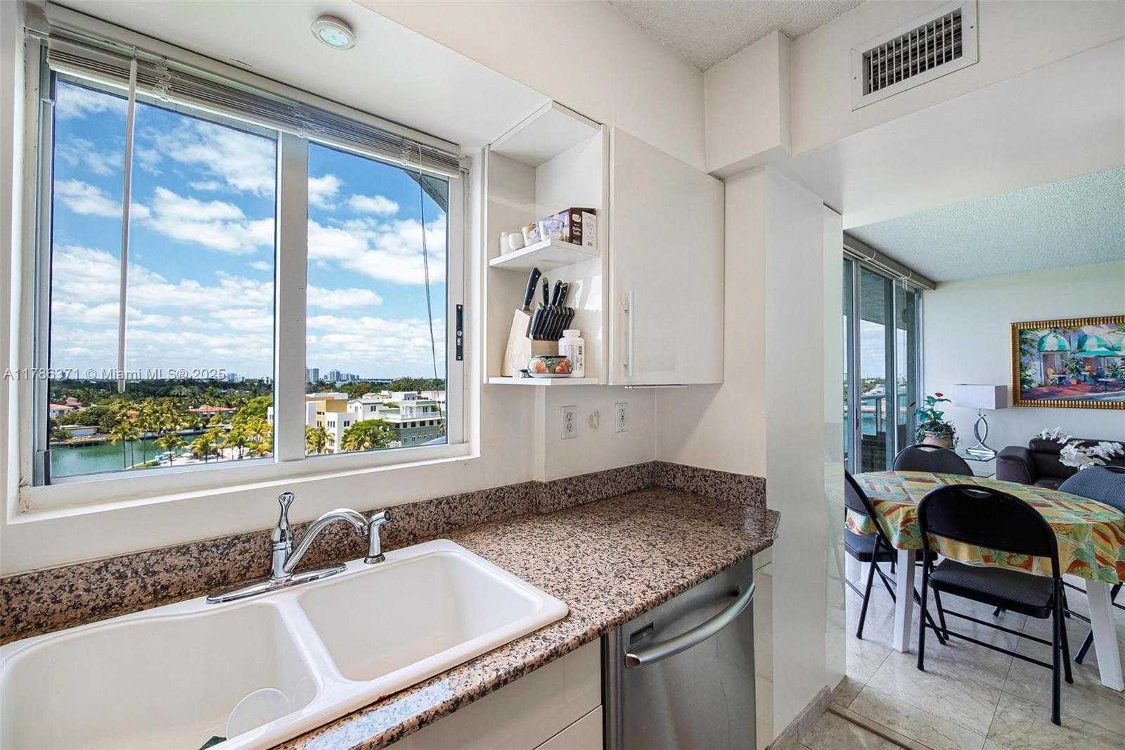 Small Image of 5900 COLLINS AVE #805, Miami Beach Number 20