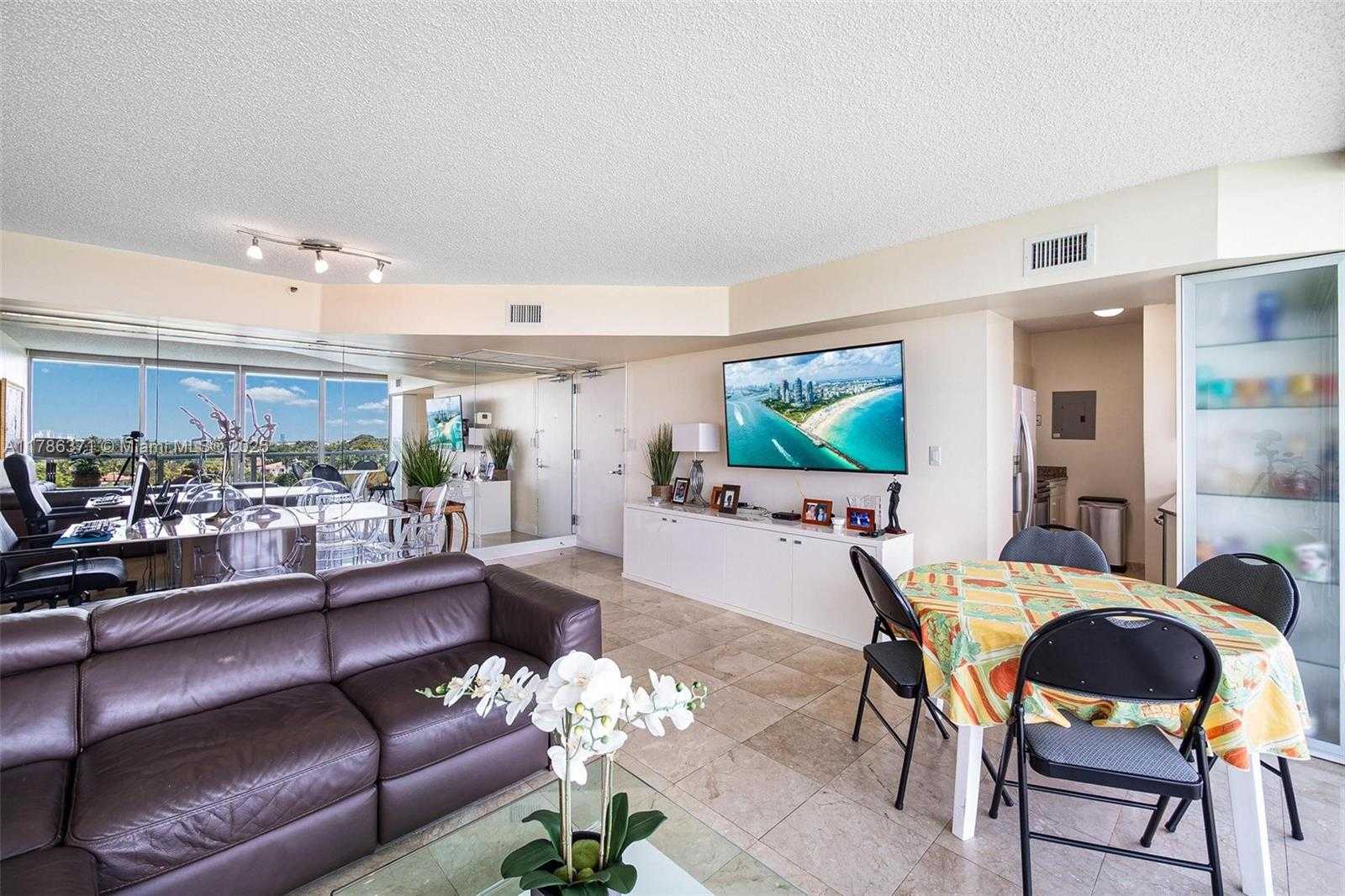 Small Image of 5900 COLLINS AVE #805, Miami Beach Number 24