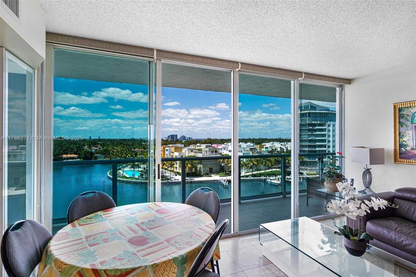 Small Image of 5900 COLLINS AVE #805, Miami Beach Number 26