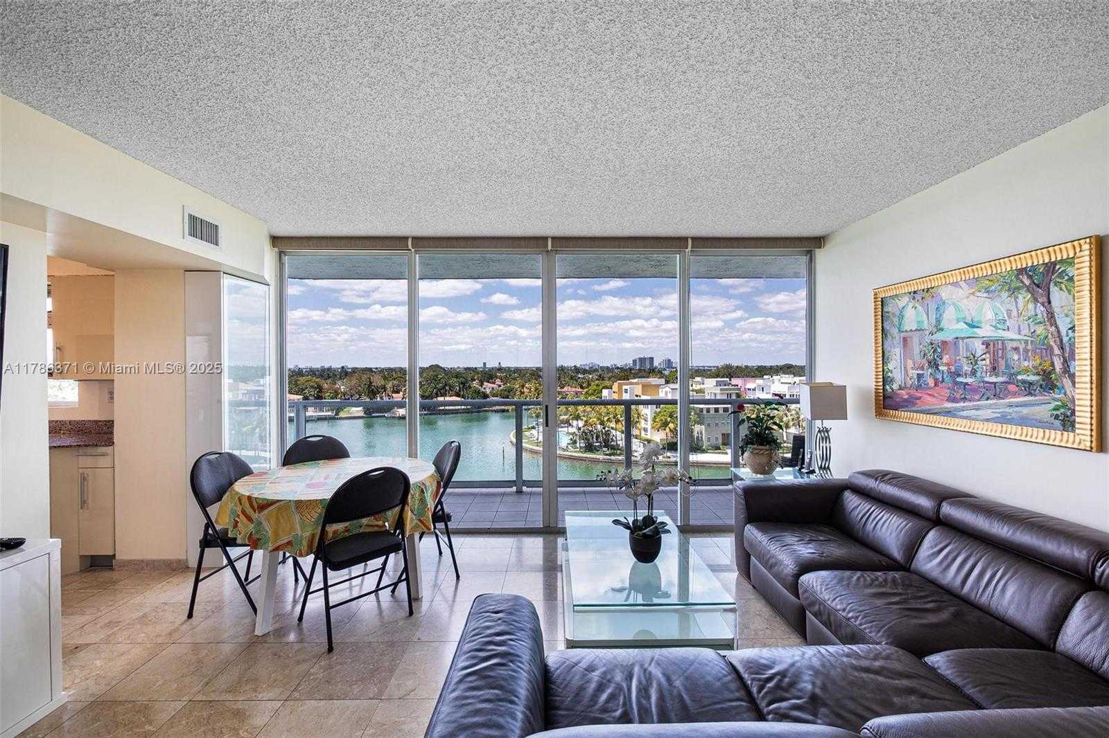 Small Image of 5900 COLLINS AVE #805, Miami Beach Number 27
