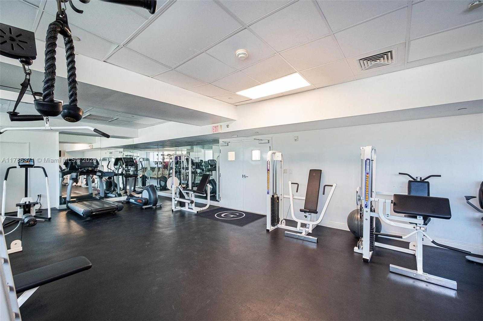 Small Image of 5900 COLLINS AVE #805, Miami Beach Number 35