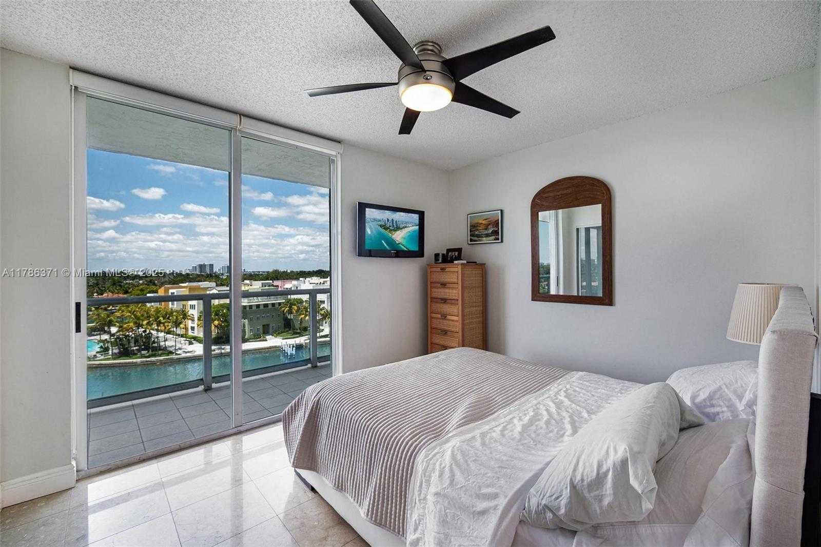 Small Image of 5900 COLLINS AVE #805, Miami Beach Number 8