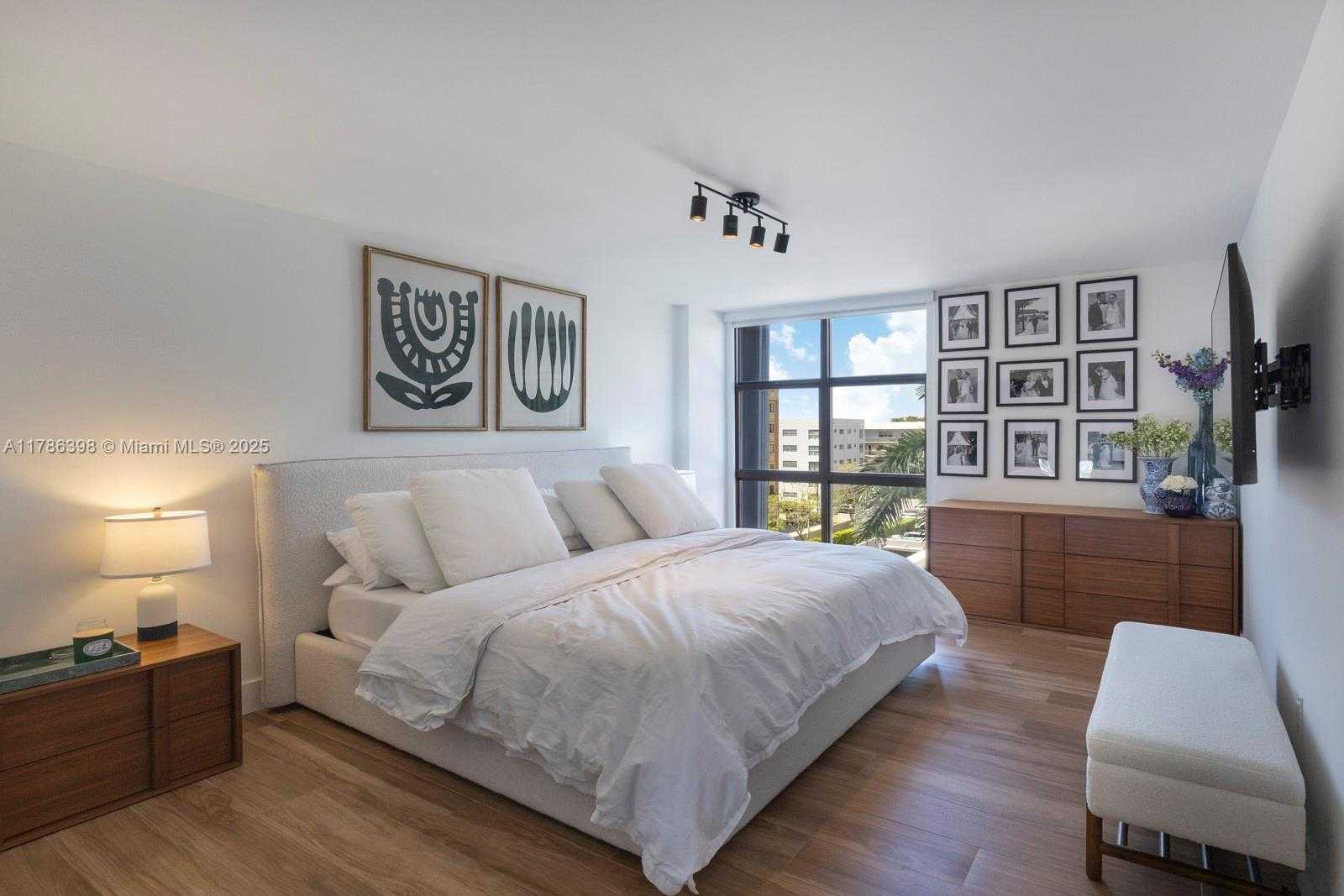 Small Image of 600 BILTMORE WAY #513, Coral Gables Number 7