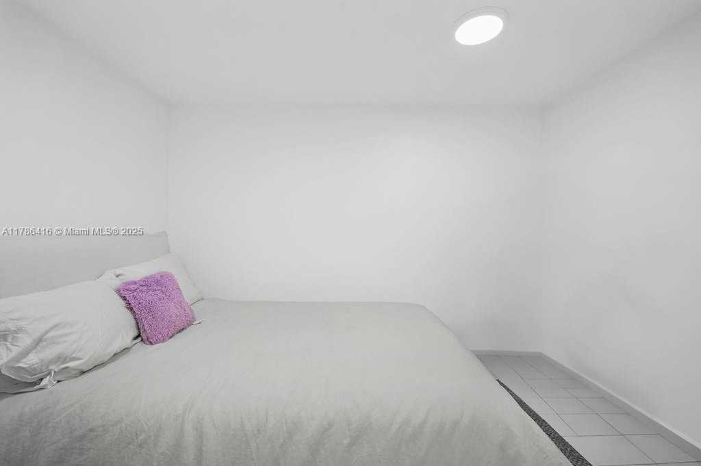 Small Image of 7000 ISLAND BLVD #2708, Aventura Number 11