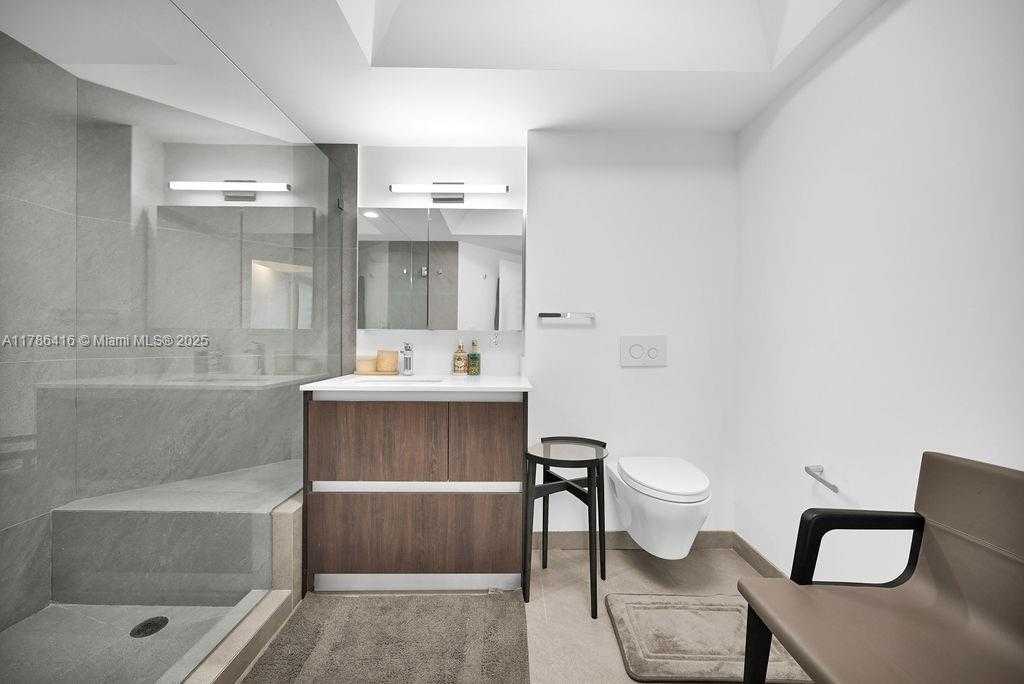 Small Image of 7000 ISLAND BLVD #2708, Aventura Number 14