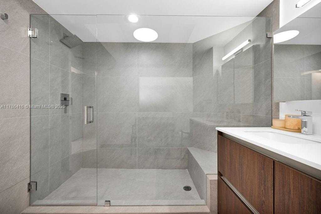 Small Image of 7000 ISLAND BLVD #2708, Aventura Number 15