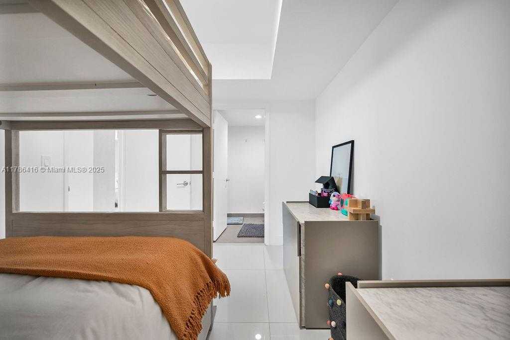 Small Image of 7000 ISLAND BLVD #2708, Aventura Number 17