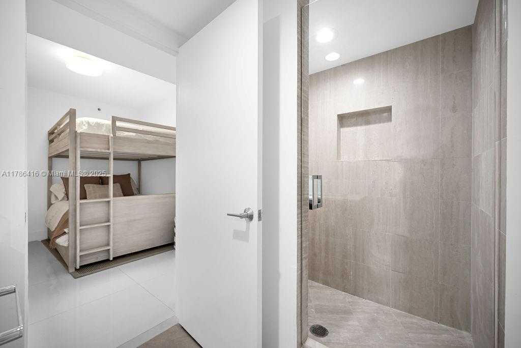 Small Image of 7000 ISLAND BLVD #2708, Aventura Number 18