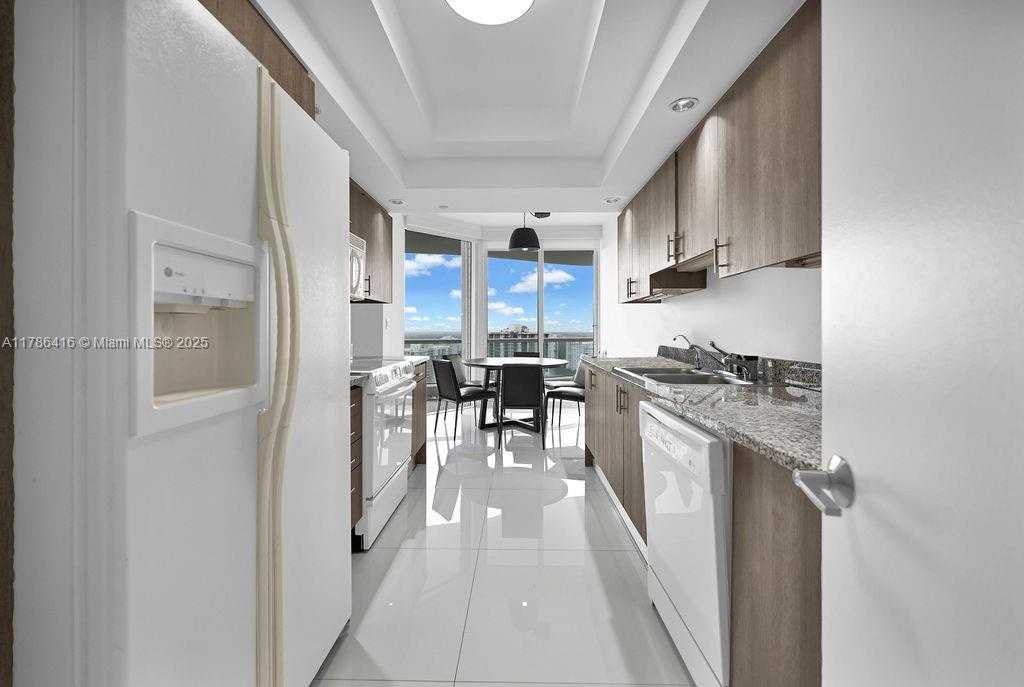 Small Image of 7000 ISLAND BLVD #2708, Aventura Number 21