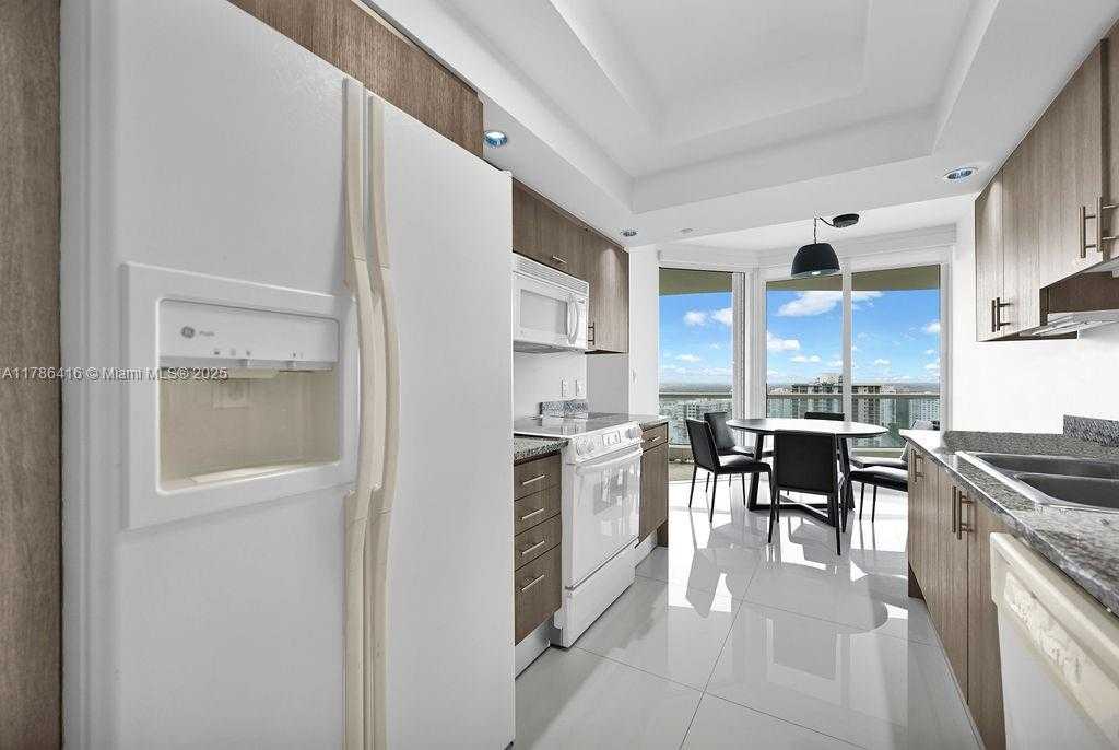 Small Image of 7000 ISLAND BLVD #2708, Aventura Number 23