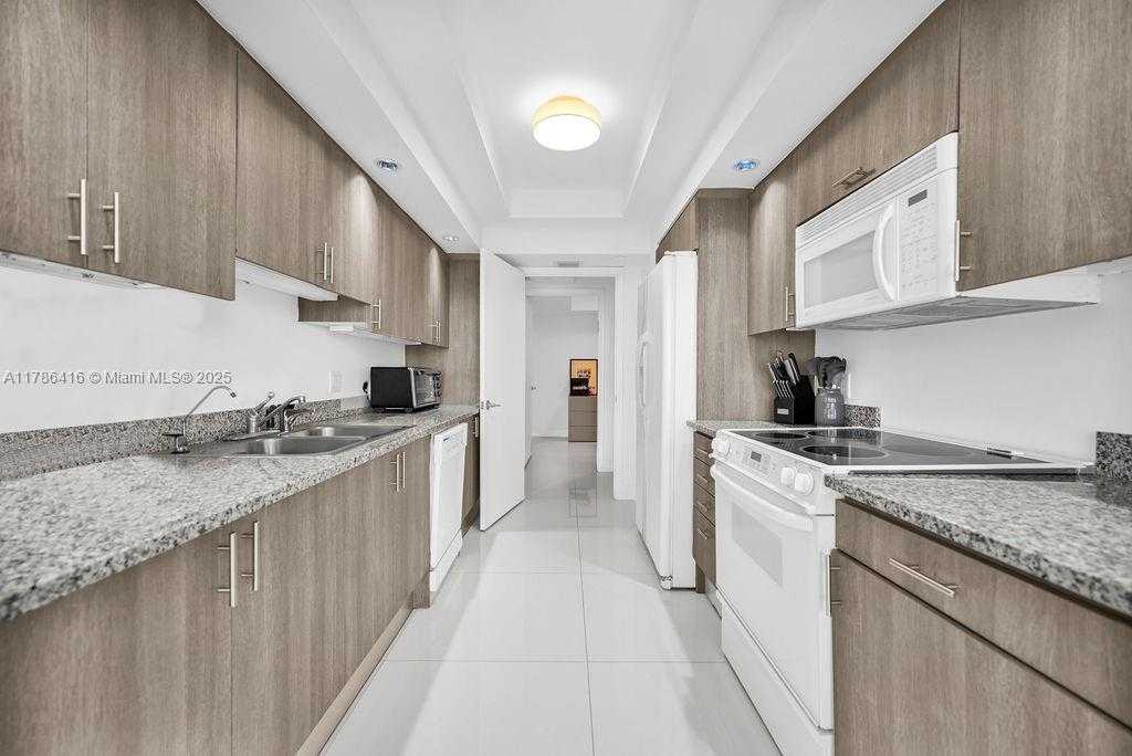 Small Image of 7000 ISLAND BLVD #2708, Aventura Number 25