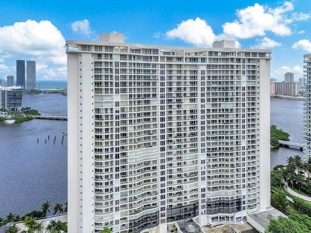Small Image of 7000 ISLAND BLVD #2708, Aventura Number 3