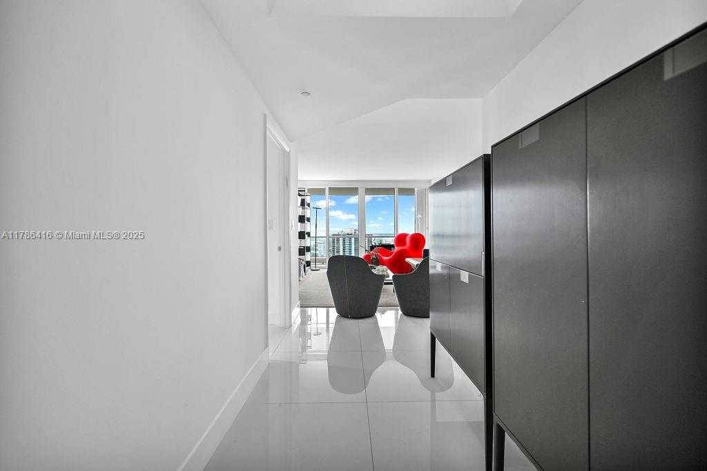 Small Image of 7000 ISLAND BLVD #2708, Aventura Number 30