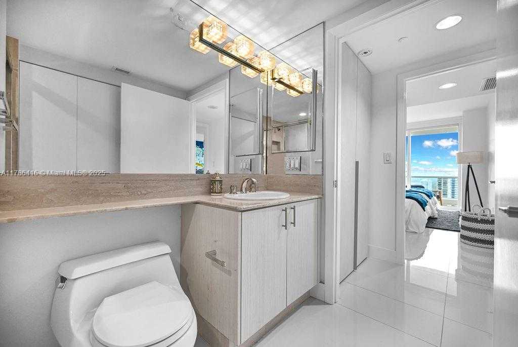 Small Image of 7000 ISLAND BLVD #2708, Aventura Number 34