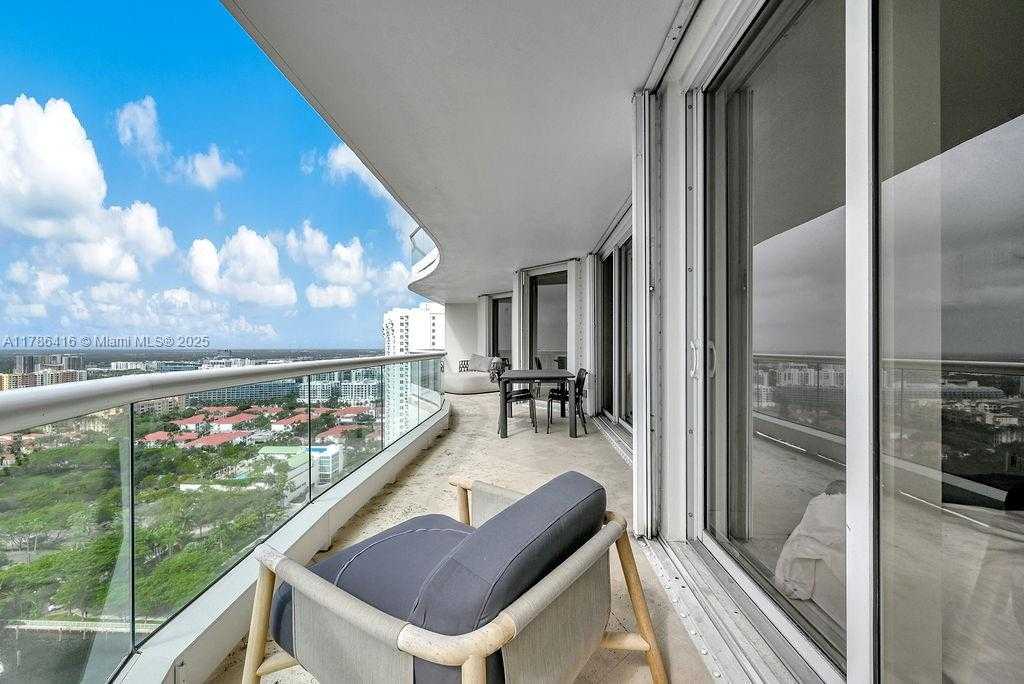 Small Image of 7000 ISLAND BLVD #2708, Aventura Number 37