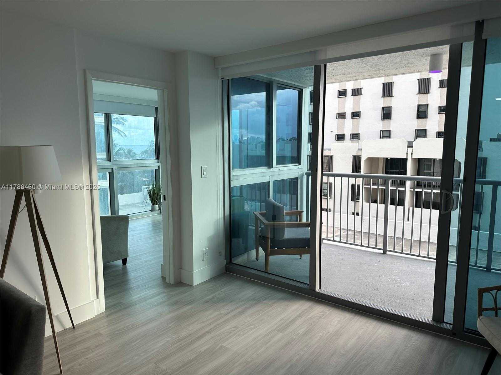Small Image of 2655 COLLINS AVE #608, Miami Beach Number 2