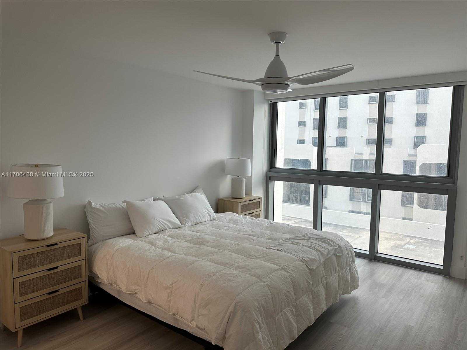 Small Image of 2655 COLLINS AVE #608, Miami Beach Number 6