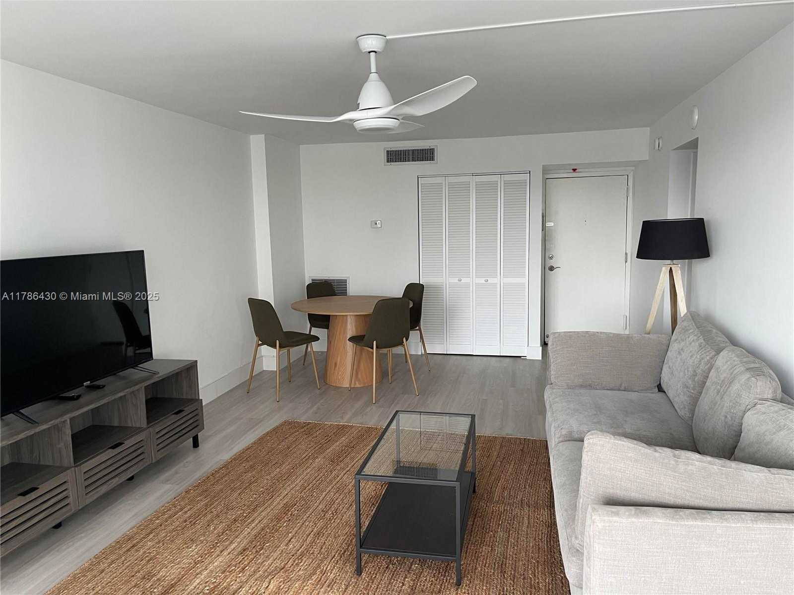 Small Image of 2655 COLLINS AVE #608, Miami Beach Number 9