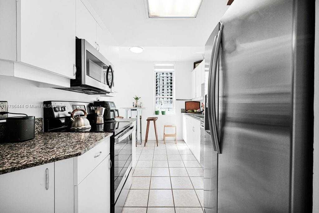 Small Image of 701 BRICKELL KEY BLVD #610, Miami Number 10