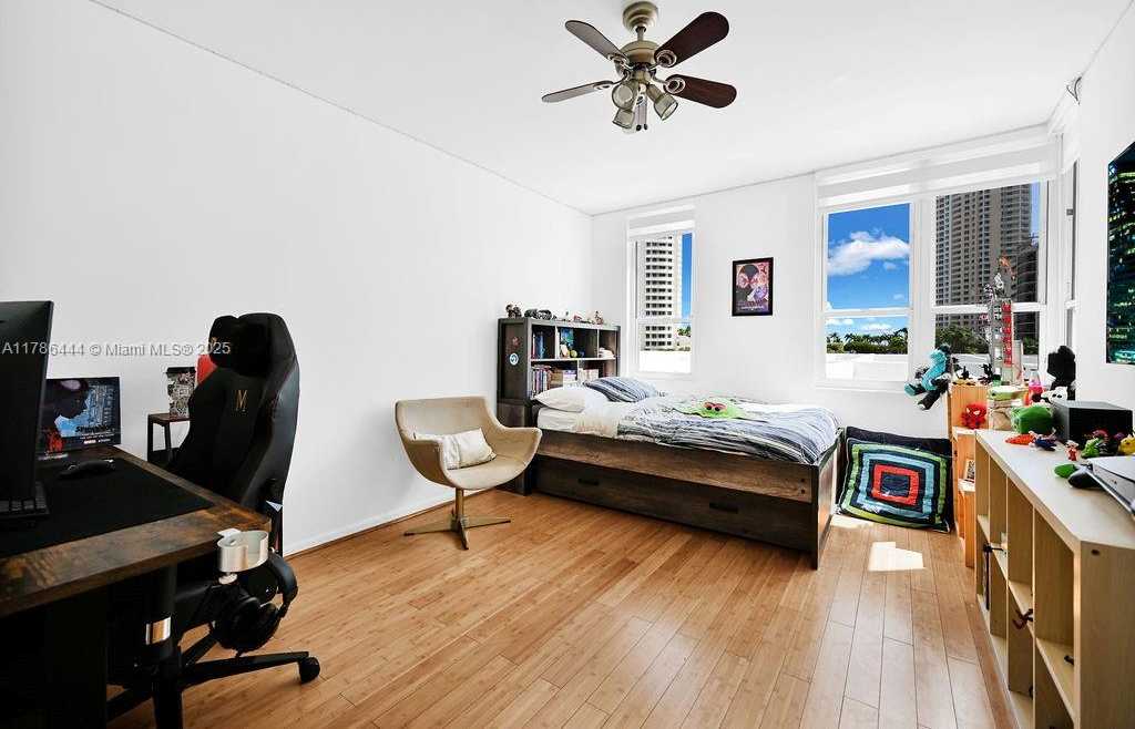 Small Image of 701 BRICKELL KEY BLVD #610, Miami Number 17