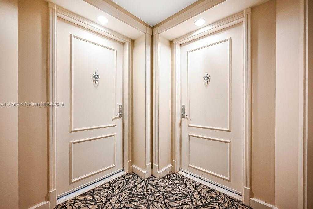 Small Image of 701 BRICKELL KEY BLVD #610, Miami Number 3