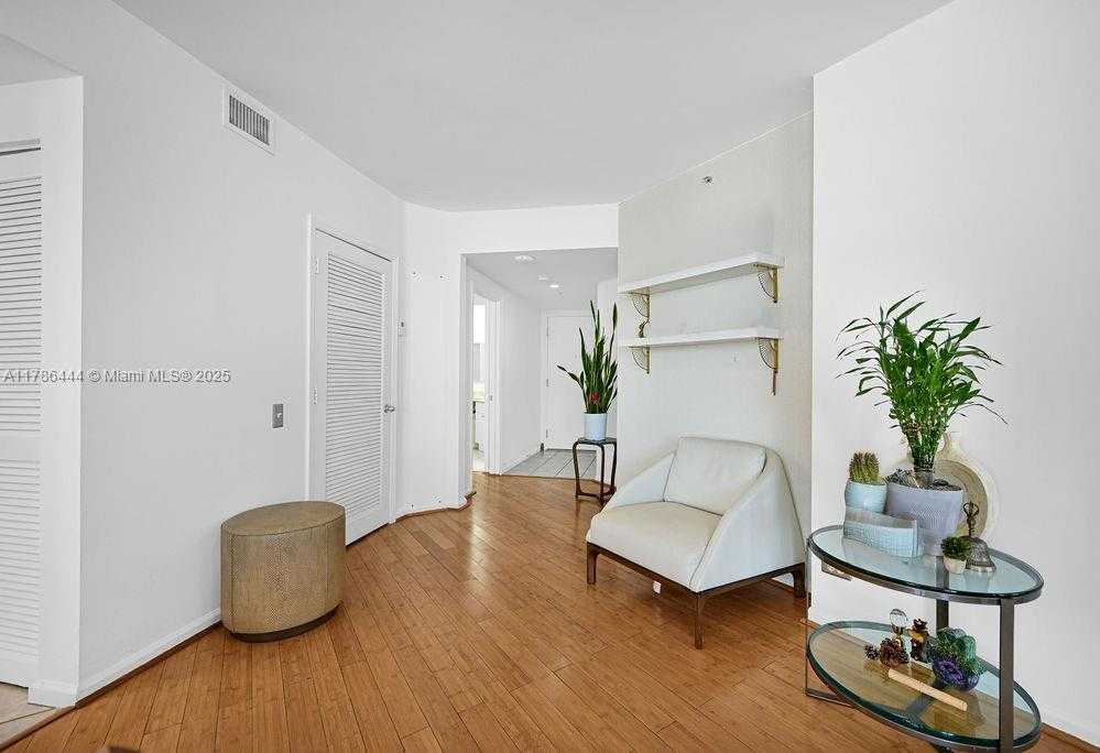 Small Image of 701 BRICKELL KEY BLVD #610, Miami Number 9