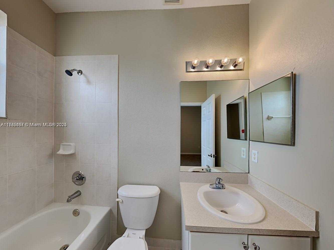 Small Image of 15277 SOUTH WEST 88TH TER, Miami Number 12