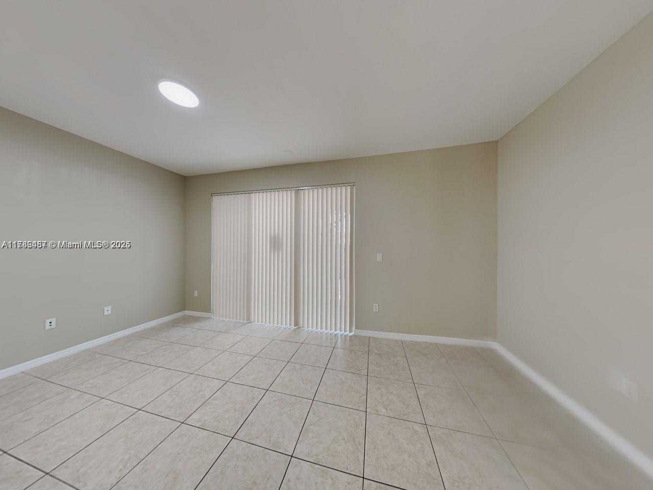 Small Image of 15277 SOUTH WEST 88TH TER, Miami Number 2