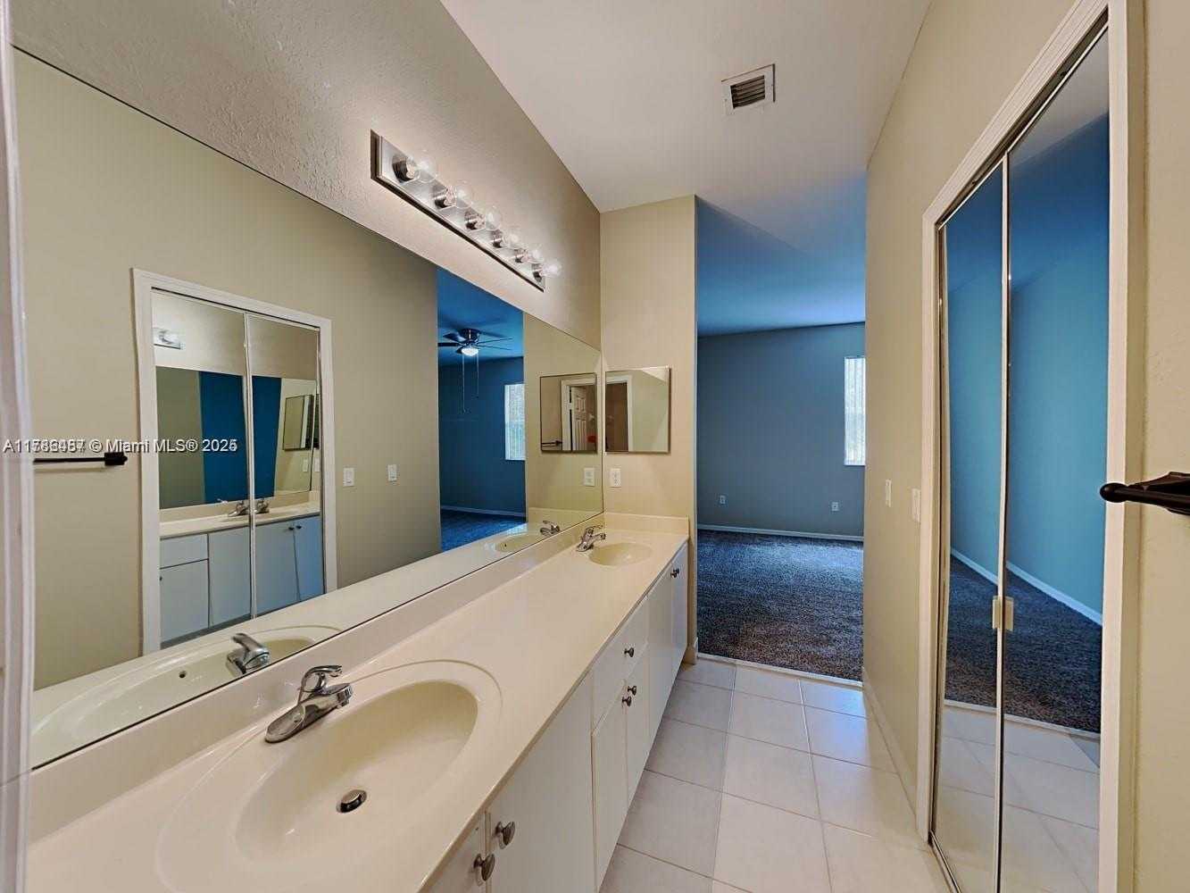 Small Image of 15277 SOUTH WEST 88TH TER, Miami Number 7