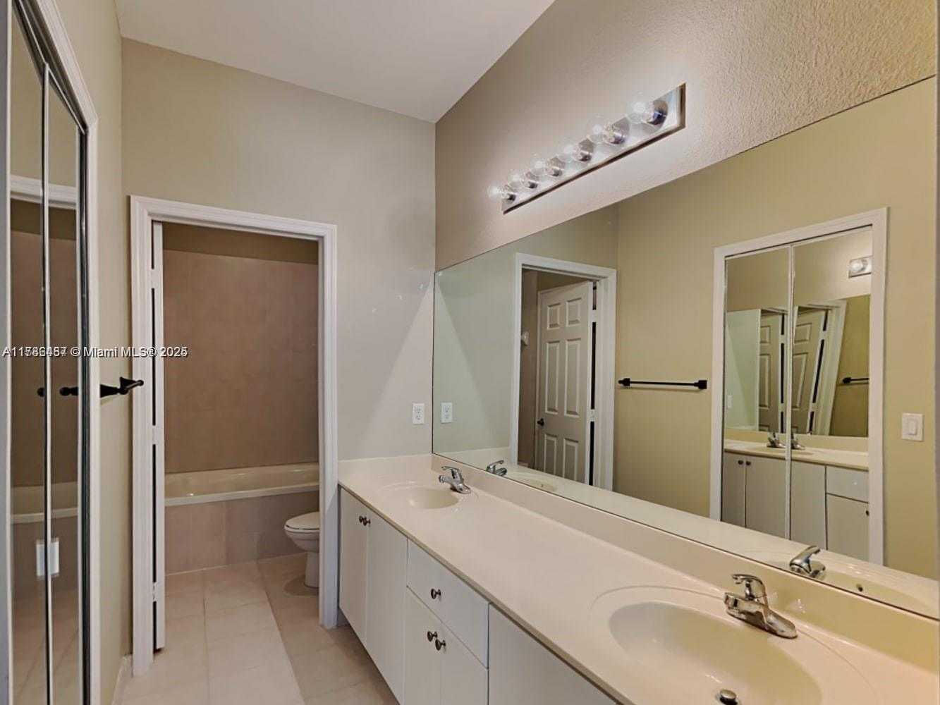 Small Image of 15277 SOUTH WEST 88TH TER, Miami Number 8