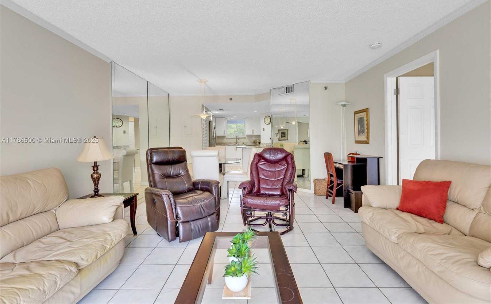 Small Image of 17801 NORTH BAY RD #210, Sunny Isles Beach Number 10