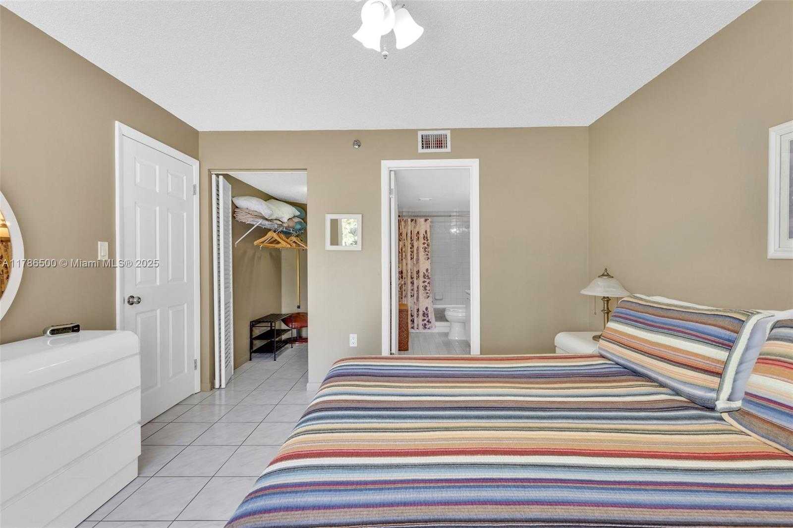 Small Image of 17801 NORTH BAY RD #210, Sunny Isles Beach Number 20
