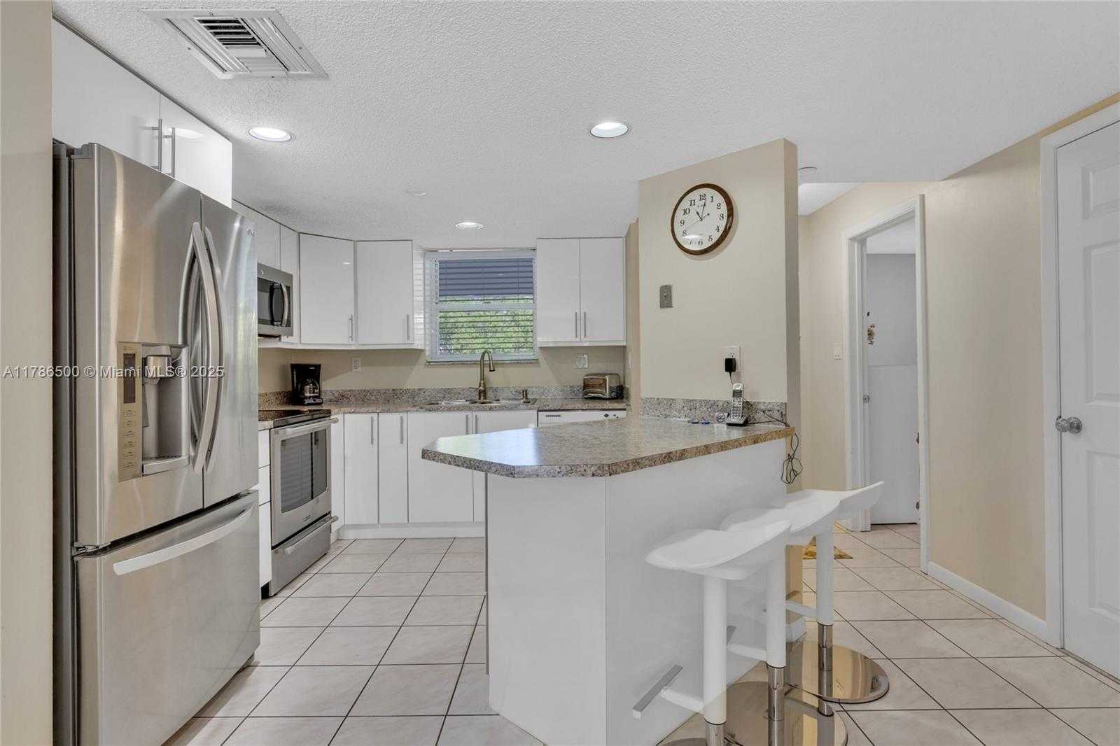 Small Image of 17801 NORTH BAY RD #210, Sunny Isles Beach Number 21
