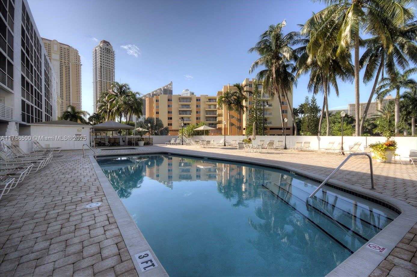 Small Image of 17801 NORTH BAY RD #210, Sunny Isles Beach Number 4