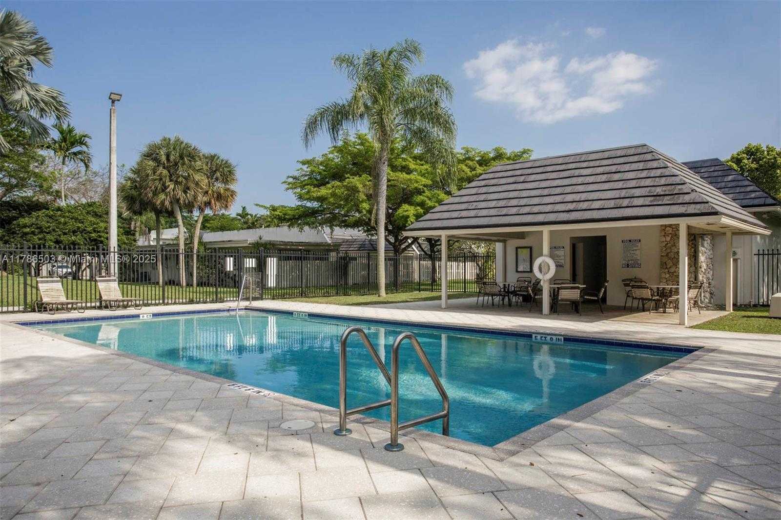 Small Image of 8306 SOUTH WEST 81ST TER, Miami Number 19