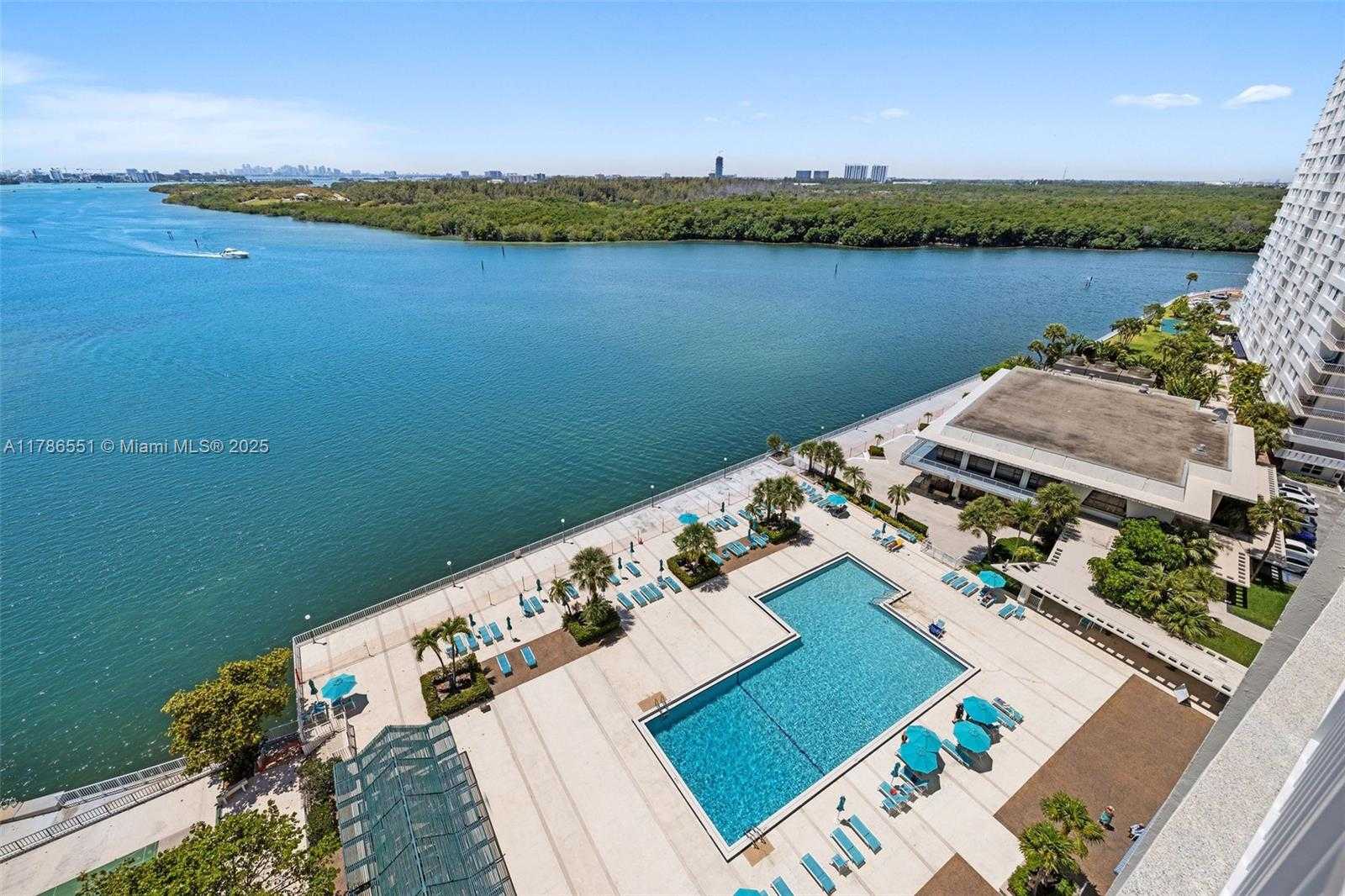Small Image of 300 BAYVIEW DR #1214, Sunny Isles Beach Number 10