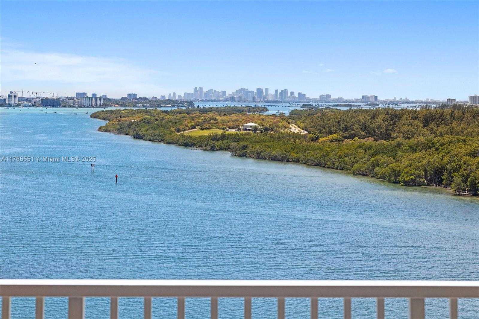 Small Image of 300 BAYVIEW DR #1214, Sunny Isles Beach Number 14