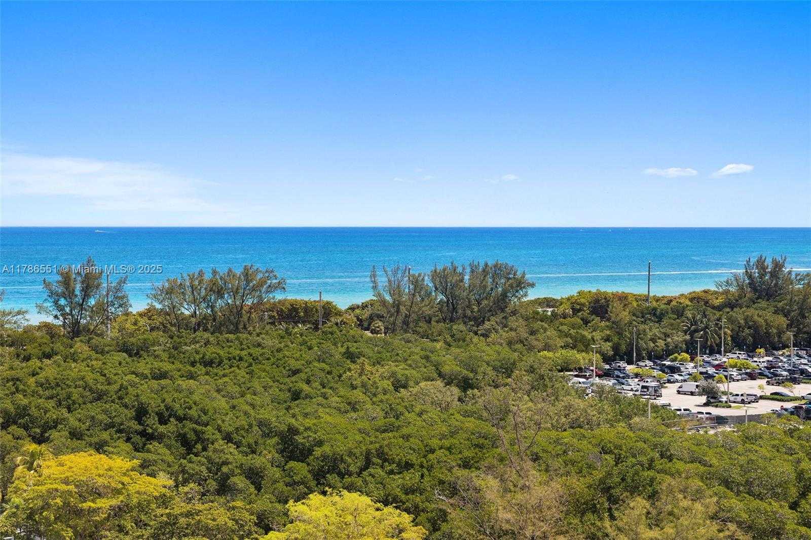 Small Image of 300 BAYVIEW DR #1214, Sunny Isles Beach Number 2