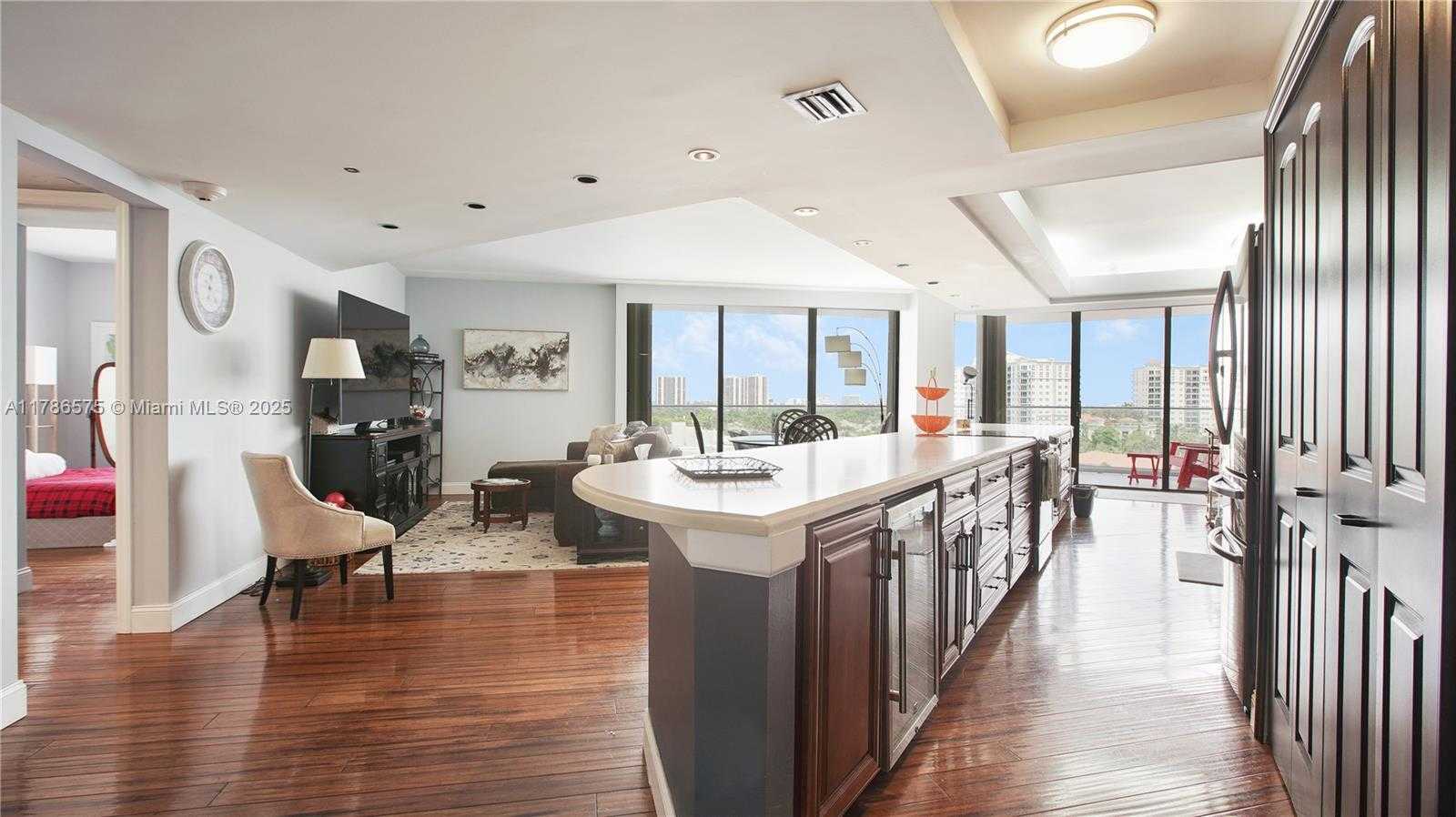 Small Image of 19707 TURNBERRY WAY #10AB, Aventura Number 2