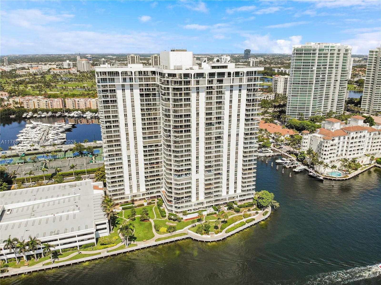 Small Image of 19707 TURNBERRY WAY #10AB, Aventura Number 21
