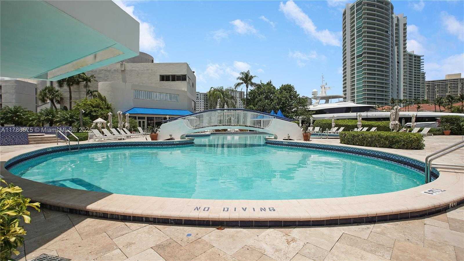 Small Image of 19707 TURNBERRY WAY #10AB, Aventura Number 25