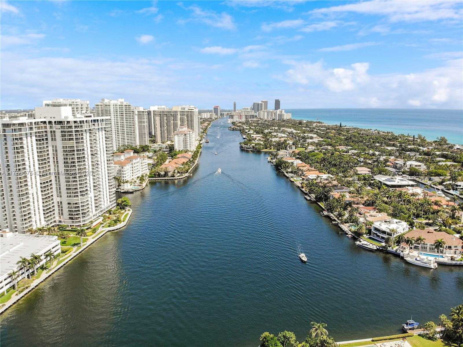 Small Image of 19707 TURNBERRY WAY #10AB, Aventura Number 3
